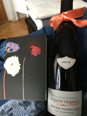Fint kort och en flaska bourgogne från Mimmi