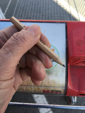 Jag håller en IKEApenna