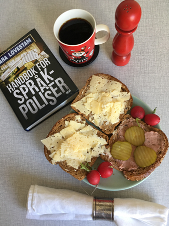 Kaffe mackor och Handbok för språkpoliser