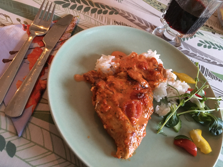 Kyckling med tomatsås och ris