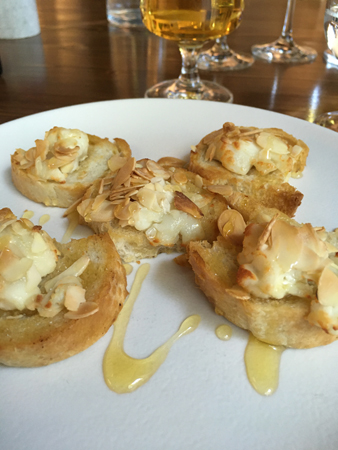 Getost med mandel och honung öl