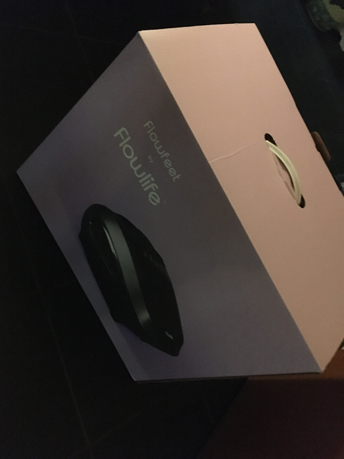 En nästan lika stor låda från Flowlife