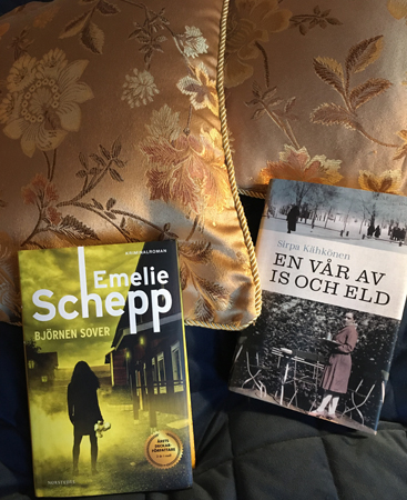 Böckerna Björnen sover och En vår av is och eld