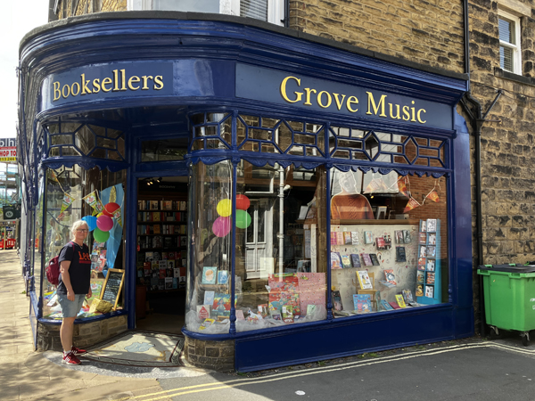 En fin bokhandel i Ilkley Bookseellers Grove Music