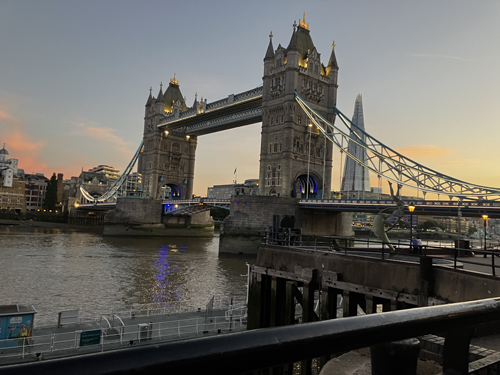Tower bridge i solnedgången igen