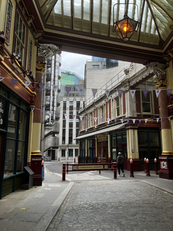Leadenhall market insida