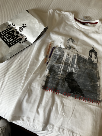 Towershopping två små pennor och en tischa