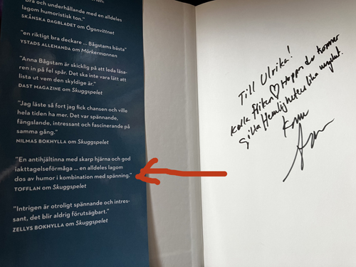 Hälsning från författaren och blurb på fliken i boken Hemligheten