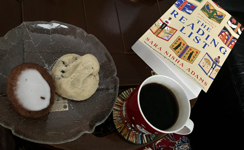 Mazarin russintopp kaffe och boken The Reading List
