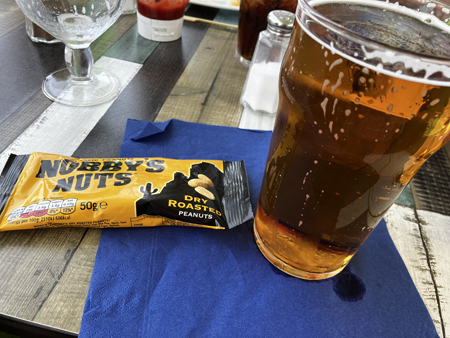 Nötter och öl