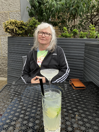 Anna dricker Margerita jag Tom Collins