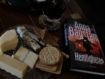 Ostbricka ripasso och boken Hemligheten