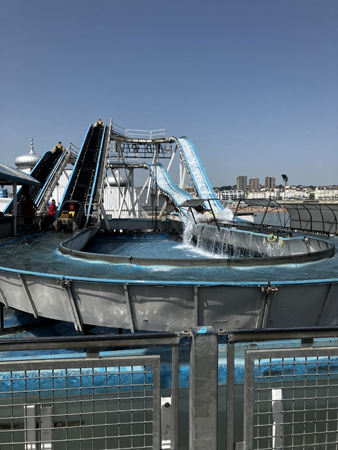 Åkattraktion att bli blöt av