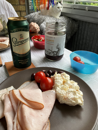 Första middagen vid nya balkongbordet och Citrus