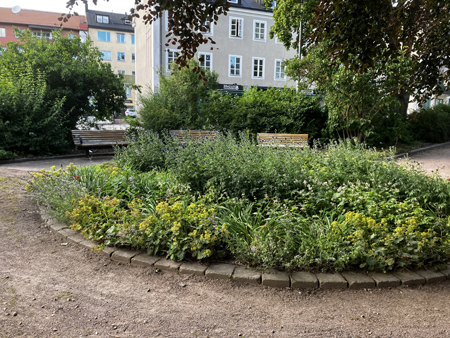 Parken med soffor utanför Waljés