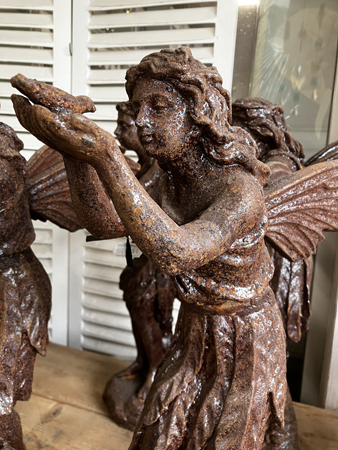 Ängel med fågel Fullerö