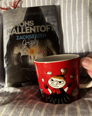 Boken Grissly och kaffe på sängen