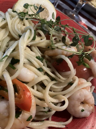 Linguini och scampi hos Alex