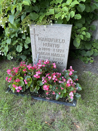 Farmors farfars Vera och Ljubas grav i Norrköping fotad av Anna 12 juli 22 Farmors farfars Vera och Ljubas grav i Norrköping fotad av Anna 12 juli 22