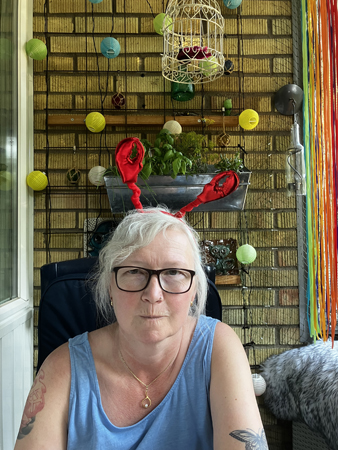 Anna med sitt kräftdiadem