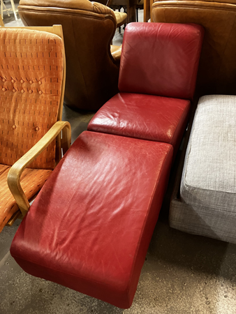 Röd skinnfåtölj Återvinningen