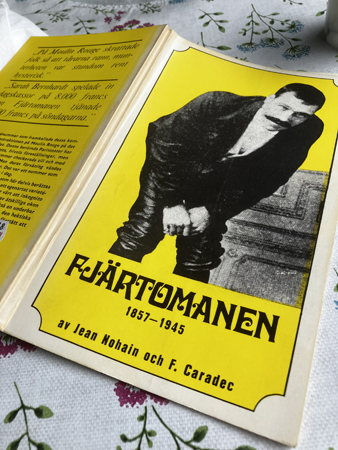 Fjärtomanen på balkongbordet