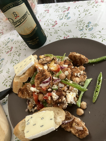 Staropramen kycklingsallad och bröd