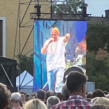 Petter på storskärm