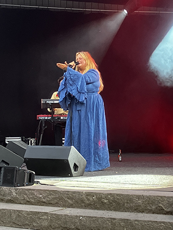 Sarah Klang i blått 3