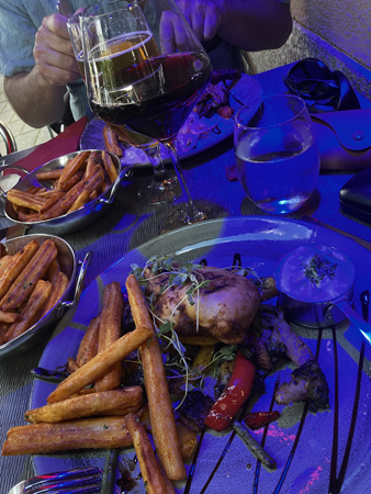 Kyckling rotfrukter och chillipommes