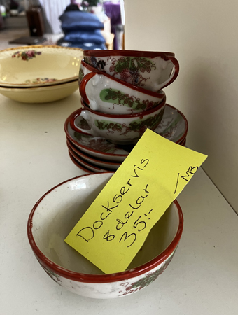 Dockservis på loppis