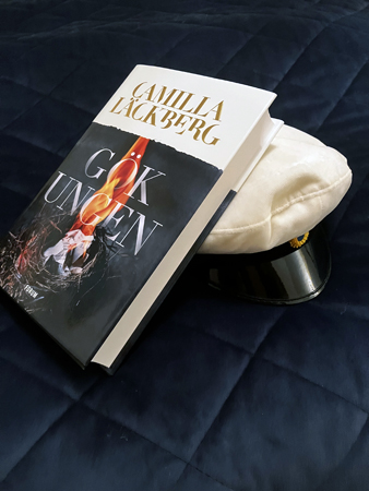 Bokmössa Gökungen och min studentmössa