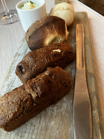 Bröd och vitlökssmör