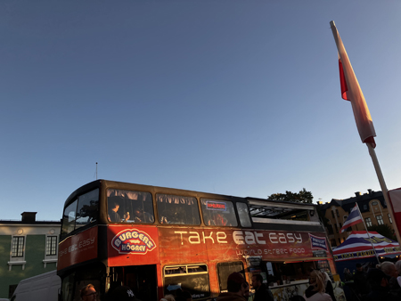 Dubbeldäckare som foodtruck matmarknaden 2022