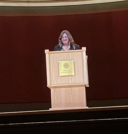 Elly Griffiths i universitetsaulan