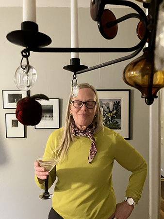 Trötta Mimmi hemma hos sig