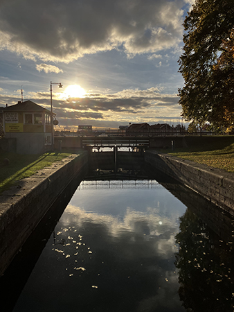Kanalen seneftermiddag i oktober
