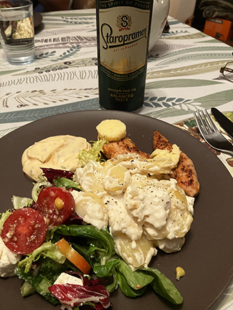 Sallad potatisgratäng och kycklingfilé