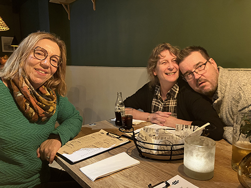 Mia FEM och Finske Pinnen på Brasseri Kanalparken