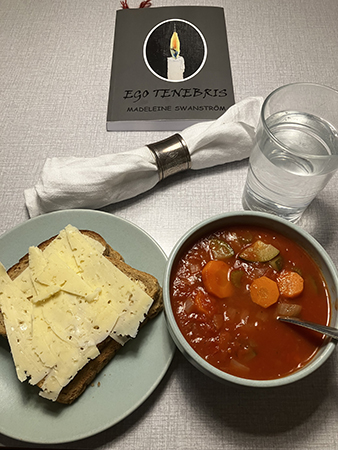Annas heta tomatsoppa och boken Ego tenebris