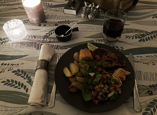 Kyckling med pico de gallo potatis grönsaker chianti