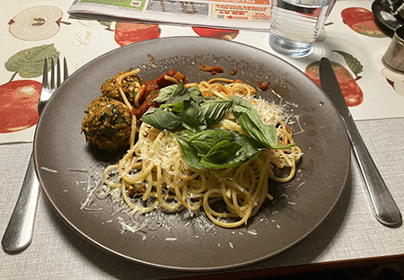 Spaghetti o linsbiffar