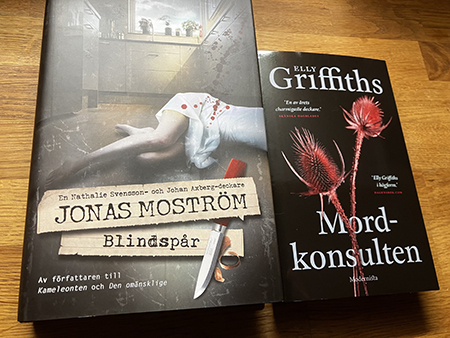 Böckerna Blindspår och Mordkonsulten