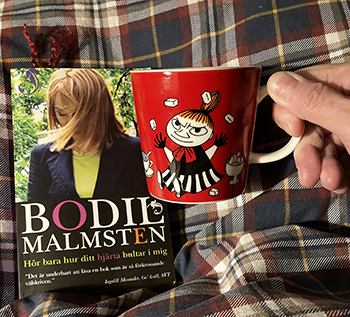 Boken Hör bara hur ditt hjärta bultar i mig och kaffe på sängen i Lilla Mymugg
