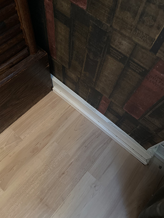 Ursågad golvsockel foto Anna