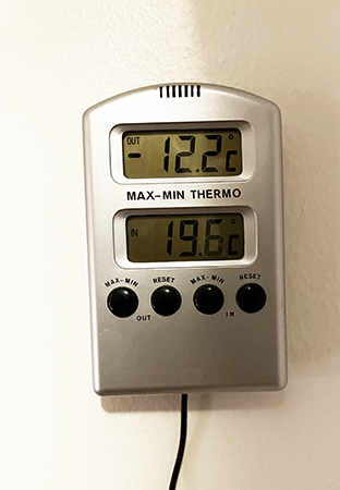 Minus tolv komma två ute 8 december 2022