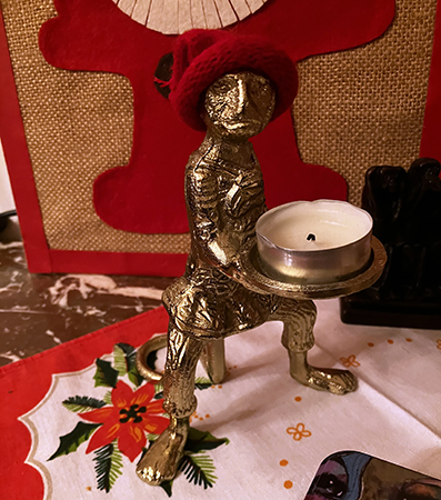 Ljusapa med tomteluva