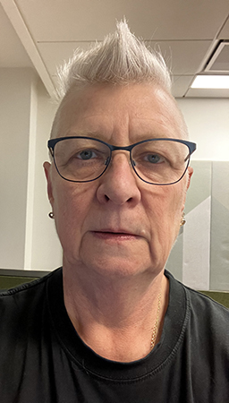 Selfie i nya brillorna på jobbet