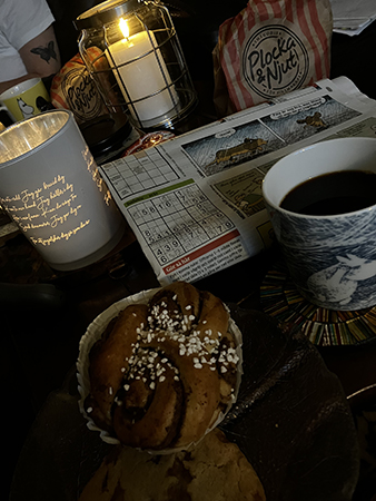 Lördagsfika hemma med sudoku