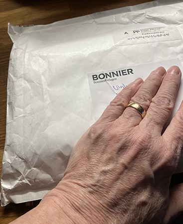 Paket från Bonniers